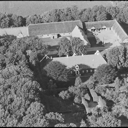 Отель Estrup Hovedgaard