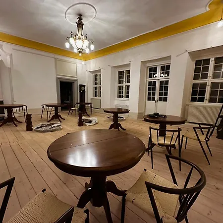 Estrup Hovedgaard Vejen