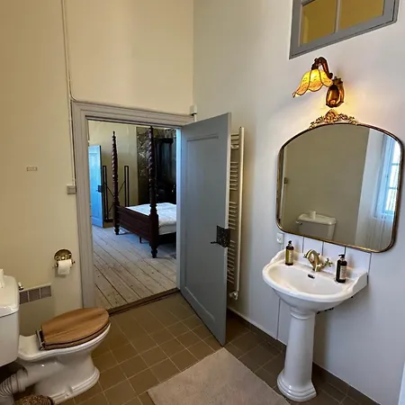 Estrup Hovedgaard Hotel *