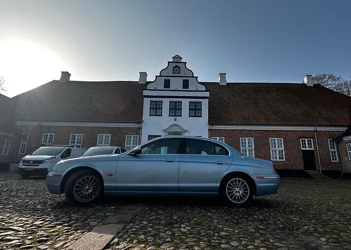 Estrup Hovedgaard Hotel